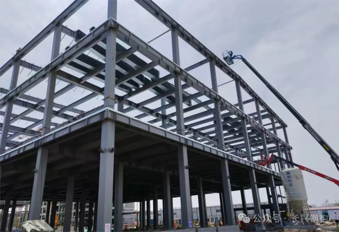 長興鋼構:全面加強施工現(xiàn)場安全檢查,筑牢安全防線 長興鋼構:全面加強施工現(xiàn)場安全檢查,筑牢安全防線